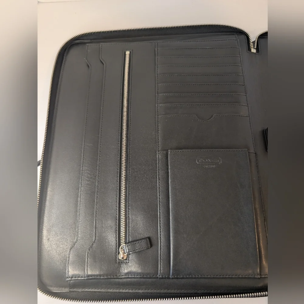 Vintage Coach Zip Up Leather Business Portfolio - Good Pre-owned Condition